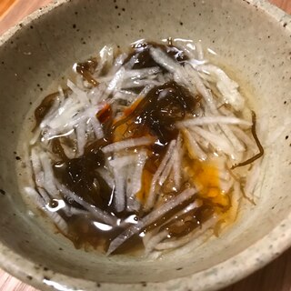 もずくと大根のピリ辛和え